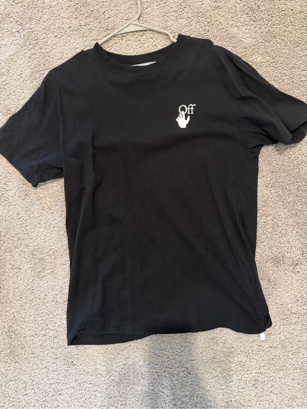 100% authentic mens off-white T-shirt size Latge